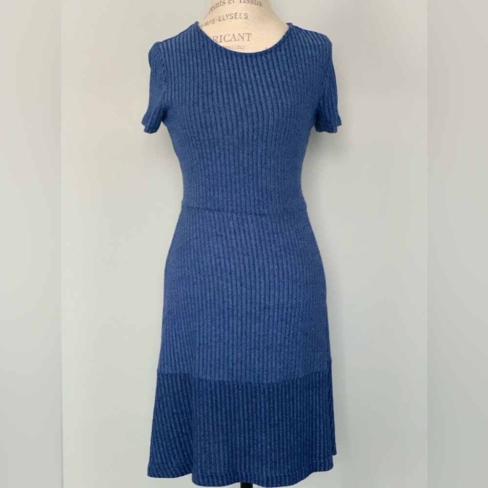 Gap Short Sleeve Blue Ribbed Dress